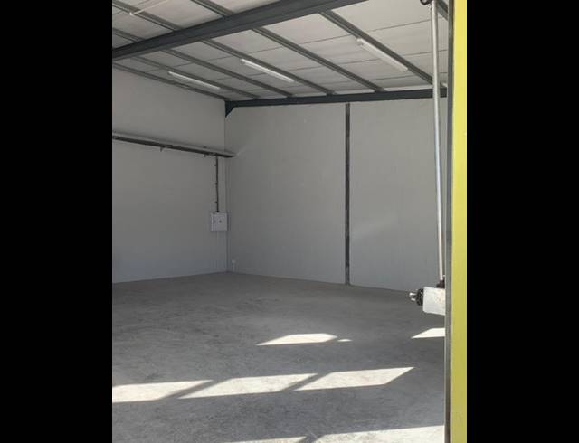 104M² WAREHOUSE TO LET IN OTTERY